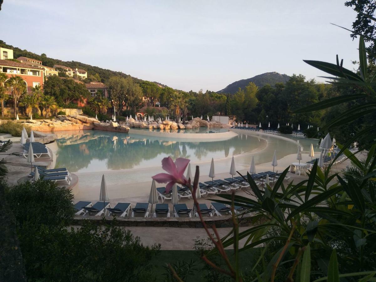 Les Restanques, Bastides Vue Golfe Saint Tropez Apartment กรีโมด์ ภายนอก รูปภาพ